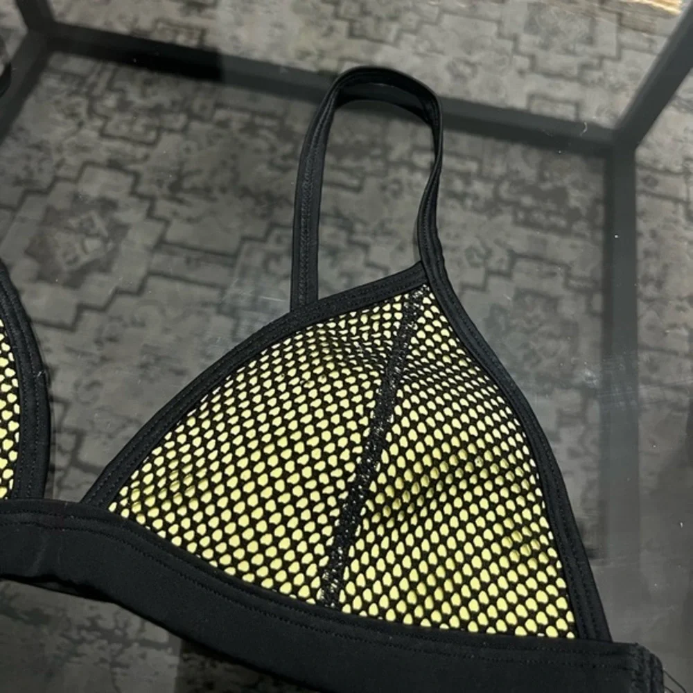 Triangl bikini top size Small black - Picture 3 of 5